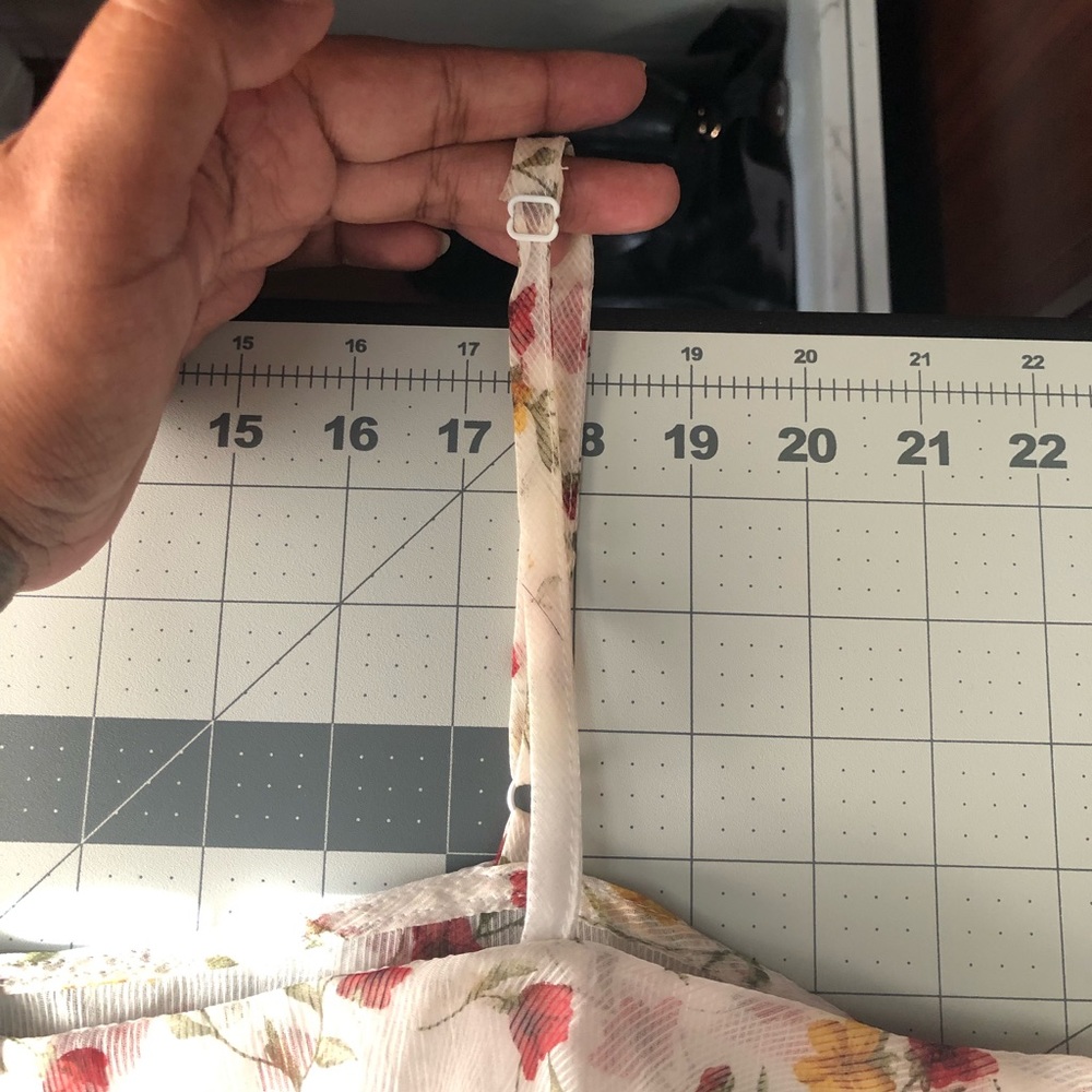 Plus Floral Ruffle Top - Picture 3 of 5